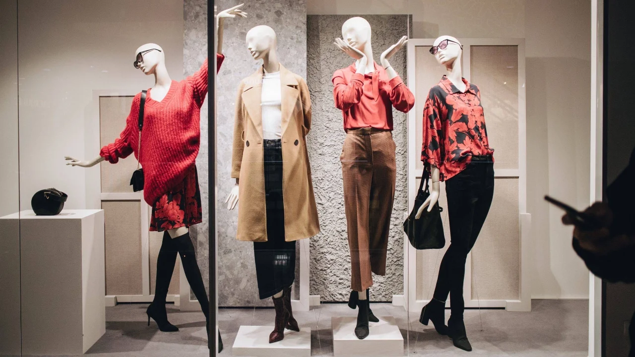Vitrinismo e Visual Merchandising: entenda a diferença entre essas áreas do varejo de moda